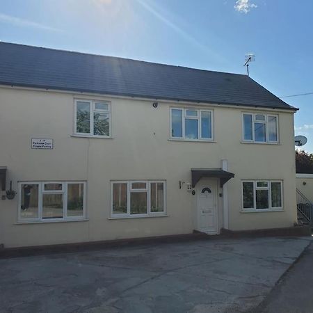 Central Windsor 2 Bedroom Flat With Free Parking Esterno foto