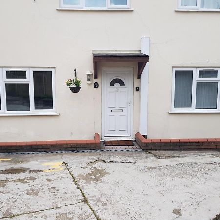 Central Windsor 2 Bedroom Flat With Free Parking Esterno foto