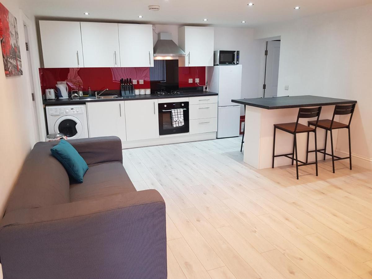 Central Windsor 2 Bedroom Flat With Free Parking Esterno foto