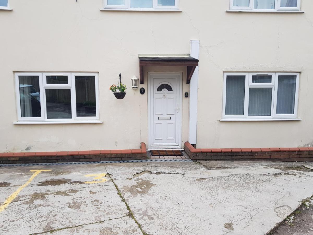 Central Windsor 2 Bedroom Flat With Free Parking Esterno foto